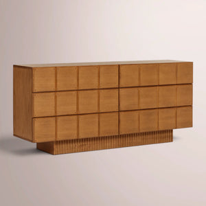 Tavian  Dresser