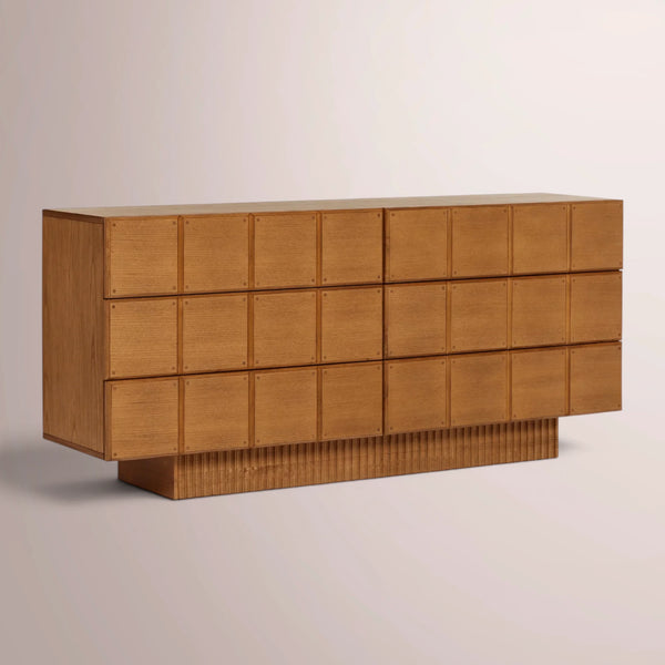 Tavian  Dresser