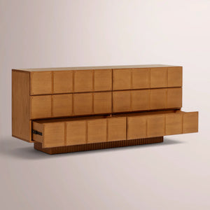 Tavian  Dresser