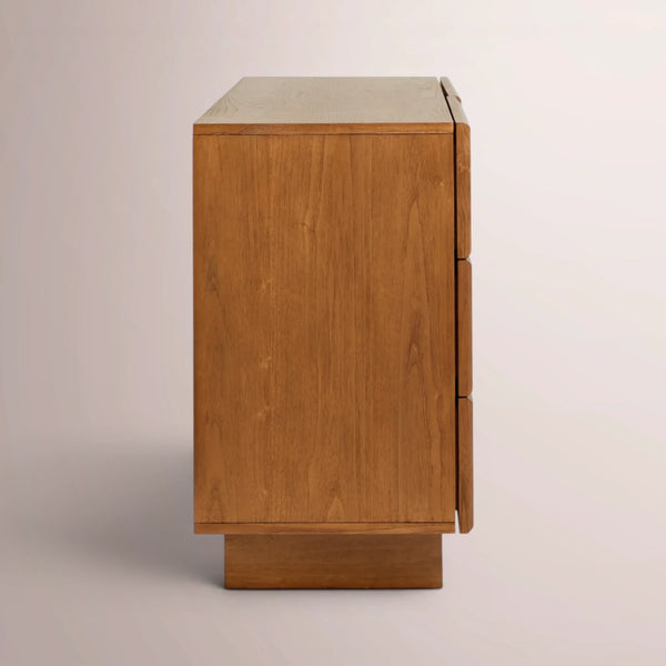 Tavian  Dresser