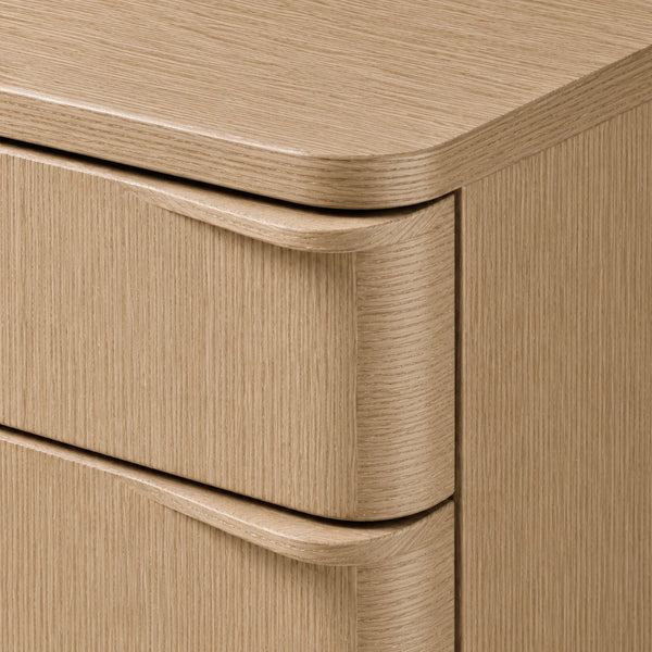 Linee Closed Nightstand